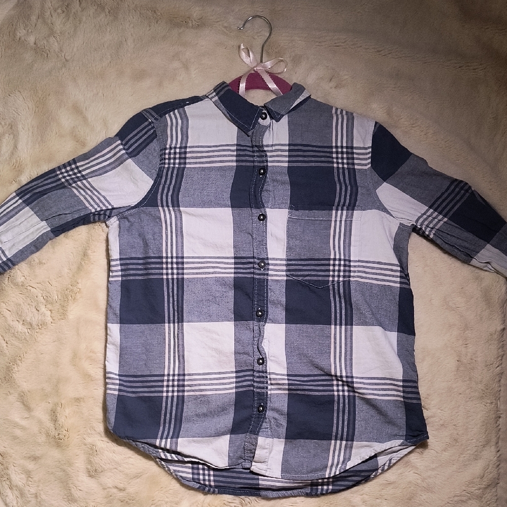 Fall Flannels 💕 - Picture 2 of 7